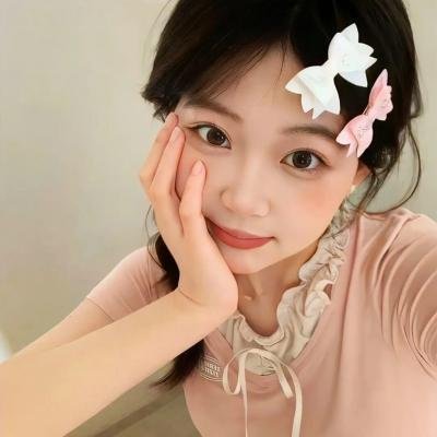 顽皮豹在树林里